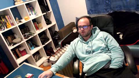 ravingr3d3 online show from January 2025 10:19:01 PM