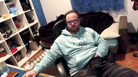 ravingr3d3 online show from January 2025 09:48:02 PM