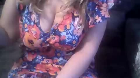 Snapshot of rayday_ chatting on October 2025 08:04:02 AM rayday_ online show from October 2025 08:04:02 AM