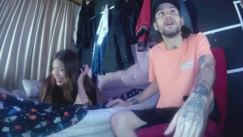 Snapshot of rdroom666 chatting on October 2025 11:46:01 PM carolina and stiven online show from October 2025 11:46:01 PM
