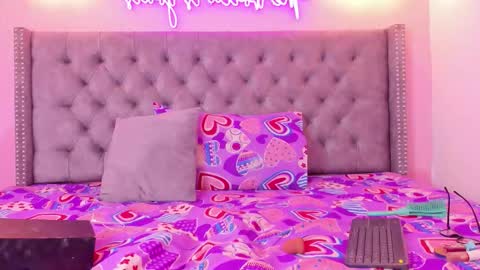 Cattleya Exposito  online show from October 2025 06:16:02 PM