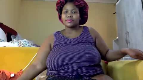 Snapshot of realsweetheart chatting on January 2025 12:20:02 PM REAL1SWEETHEART online show from January 2025 12:20:02 PM