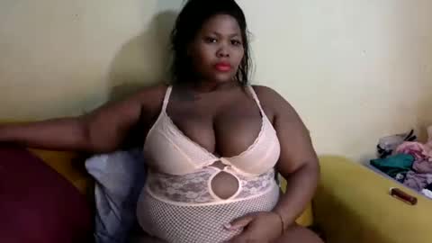 Snapshot of realsweetheart chatting on February 2025 07:13:01 AM REAL1SWEETHEART online show from February 2025 07:13:01 AM