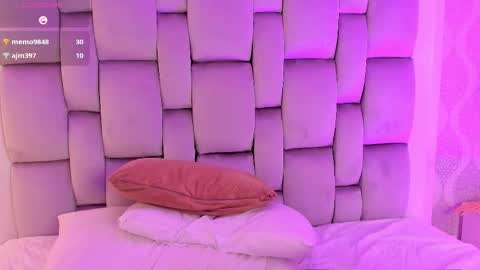 Rebeca Whatsson online show from November 2025 03:36:02 PM