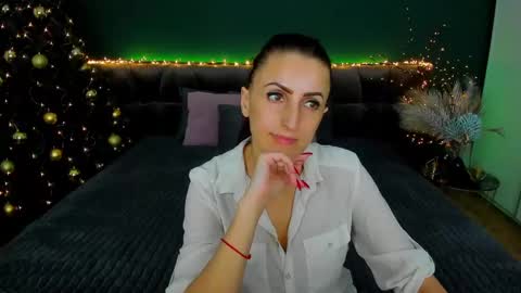 rebecca_diamonds online show from December 2024 03:49:02 PM