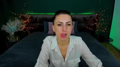 rebecca_diamonds online show from February 2025 02:57:01 PM