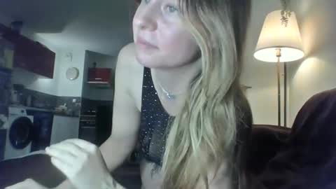 CuttieBecca online show from September 2025 07:12:01 AM