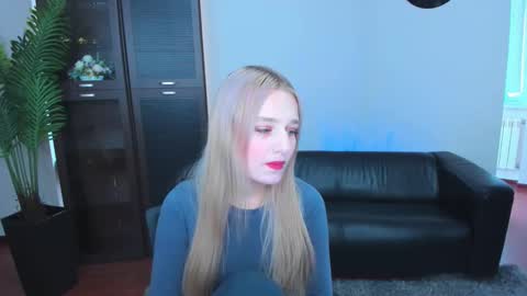 rebeccachamb online show from September 2025 01:48:02 PM
