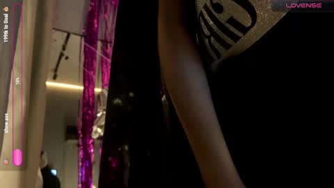 Rebecca Nikson online show from October 2025 02:33:01 AM