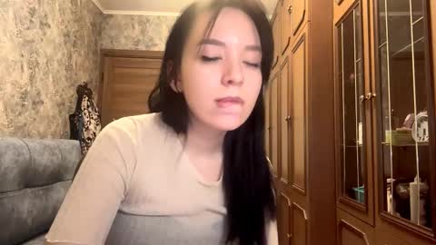 Sofia online show from December 2025 02:25:02 PM