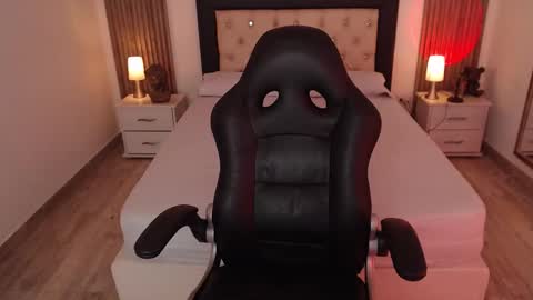 Kitty online show from September 2025 09:40:02 PM