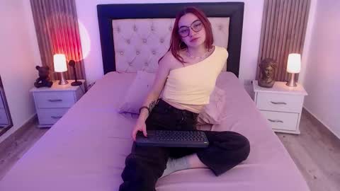 Kitty online show from October 2025 08:57:01 PM