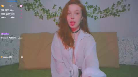 Snapshot of red_lissa chatting on October 2025 05:14:01 PM Lissa 3 online show from October 2025 05:14:01 PM