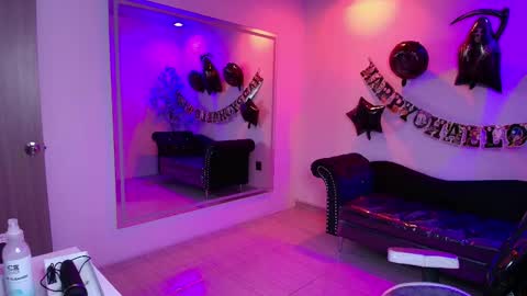 Snapshot of red_moonx chatting on October 2025 11:14:02 AM Res Moon online show from October 2025 11:14:02 AM