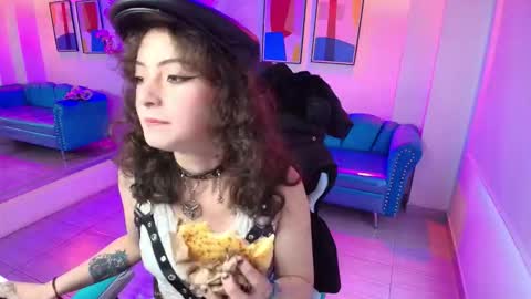 Snapshot of red_moonx chatting on November 2025 11:33:02 AM Res Moon online show from November 2025 11:33:02 AM