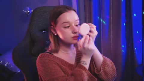 Snapshot of red_queeen chatting on October 2025 02:25:02 AM QUEEN OF EVIL online show from October 2025 02:25:02 AM