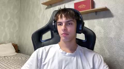 Snapshot of redbullshine chatting on October 2025 07:42:02 PM redbullshine online show from October 2025 07:42:02 PM