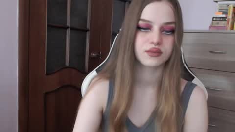 Lily online show from October 2025 02:42:01 AM