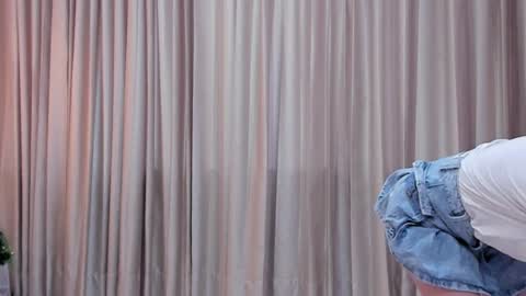 Snapshot of redmeloddy chatting on December 2024 10:34:02 PM Meloddy online show from December 2024 10:34:02 PM