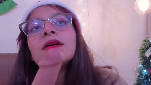 Snapshot of redmeloddy chatting on December 2024 08:10:02 PM Meloddy online show from December 2024 08:10:02 PM