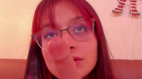 Snapshot of redmeloddy chatting on December 2024 08:44:02 PM Meloddy online show from December 2024 08:44:02 PM