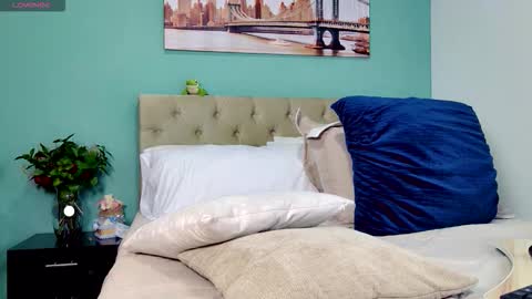 Snapshot of reese_yanella chatting on October 2025 09:00:02 PM Yanella online show from October 2025 09:00:02 PM