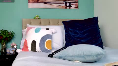 Snapshot of reese_yanella chatting on October 2025 05:35:01 PM Yanella online show from October 2025 05:35:01 PM