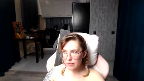 Regina online show from September 2025 12:21:01 AM