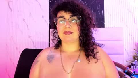 reginavegaa online show from October 2025 11:51:02 AM