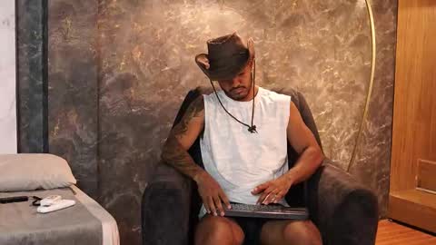 Snapshot of reik_von chatting on October 2025 12:06:01 PM Reik online show from October 2025 12:06:01 PM