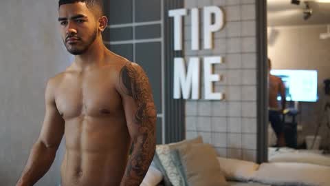 Snapshot of reik_von chatting on November 2025 12:15:02 PM Reik online show from November 2025 12:15:02 PM