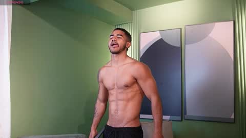 Snapshot of reik_von chatting on November 2025 12:16:02 PM Reik online show from November 2025 12:16:02 PM