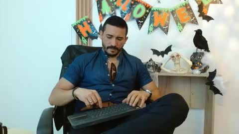   REIKO  online show from October 2025 03:11:02 PM