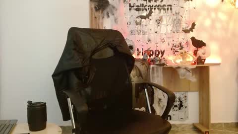   REIKO  online show from October 2025 08:03:02 PM