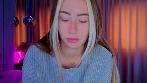 reina cummings online show from October 2025 06:50:02 AM