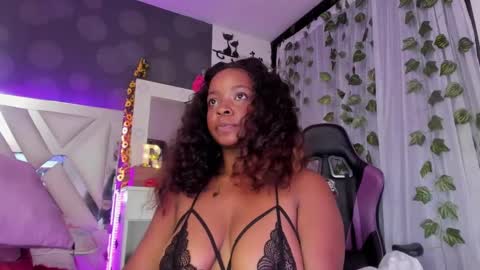 Reina online show from February 2025 03:29:01 PM