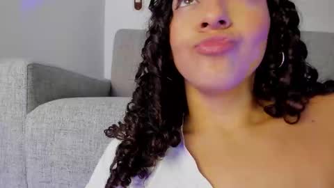 Renata 3 online show from February 2025 02:49:01 PM