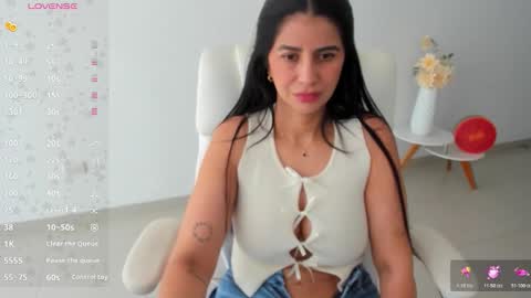 RENATA online show from October 2025 04:58:01 PM