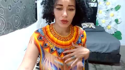 Snapshot of renattabecerra chatting on January 2025 11:16:01 PM Renatta online show from January 2025 11:16:01 PM