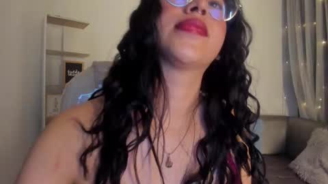 Snapshot of renaxi_smith chatting on February 2025 11:10:02 PM renaxi_smith online show from February 2025 11:10:02 PM