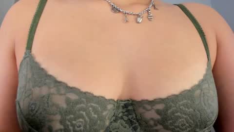 Snapshot of renee_shelby_ chatting on January 2025 08:21:02 PM Renee Shelby online show from January 2025 08:21:02 PM