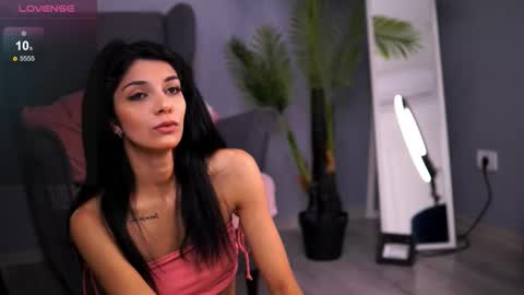 Rena online show from November 2025 04:22:02 AM