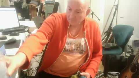 Snapshot of renefr chatting on October 2025 09:48:02 PM renefr online show from October 2025 09:48:02 PM