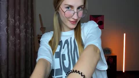 Snapshot of renewalri chatting on October 2025 01:57:02 PM Rina online show from October 2025 01:57:02 PM