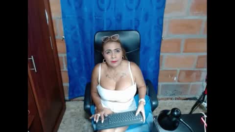 Rennata online show from January 2025 11:33:01 PM