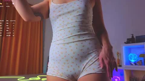 renochka online show from October 2025 01:09:01 PM