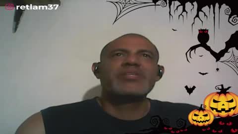 Snapshot of retlam37 chatting on October 2025 03:52:02 AM Walter online show from October 2025 03:52:02 AM