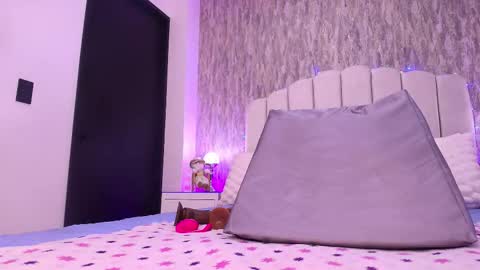 Snapshot of reven_lilith chatting on November 2025 03:09:02 AM REVEN online show from November 2025 03:09:02 AM