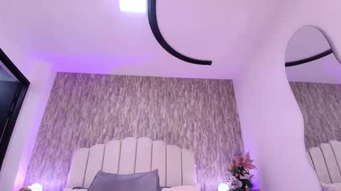 Snapshot of reven_lilith chatting on November 2025 03:20:02 AM REVEN online show from November 2025 03:20:02 AM