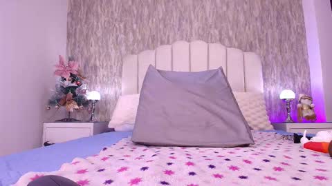 Snapshot of reven_lilith chatting on December 2025 03:11:01 AM REVEN online show from December 2025 03:11:01 AM